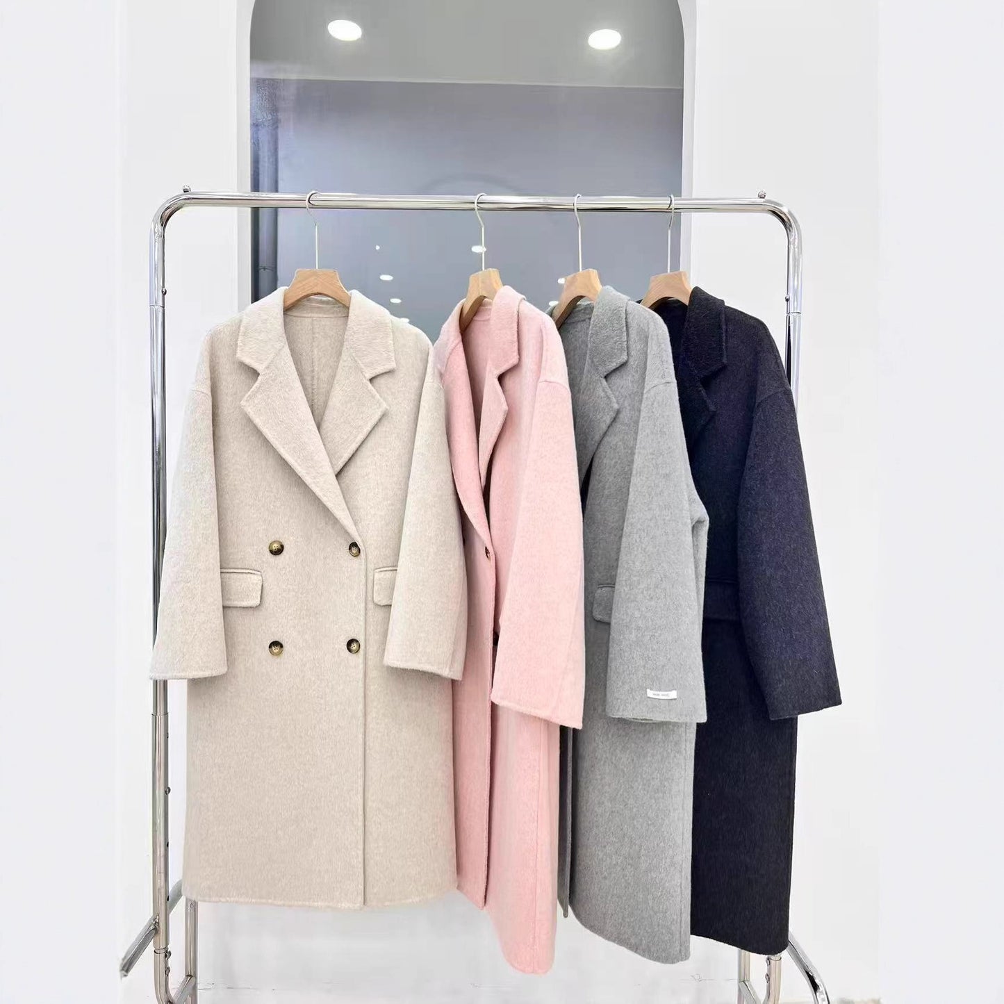 Manteau Long Double Face en Laine – Ligne Élancée et Moderne